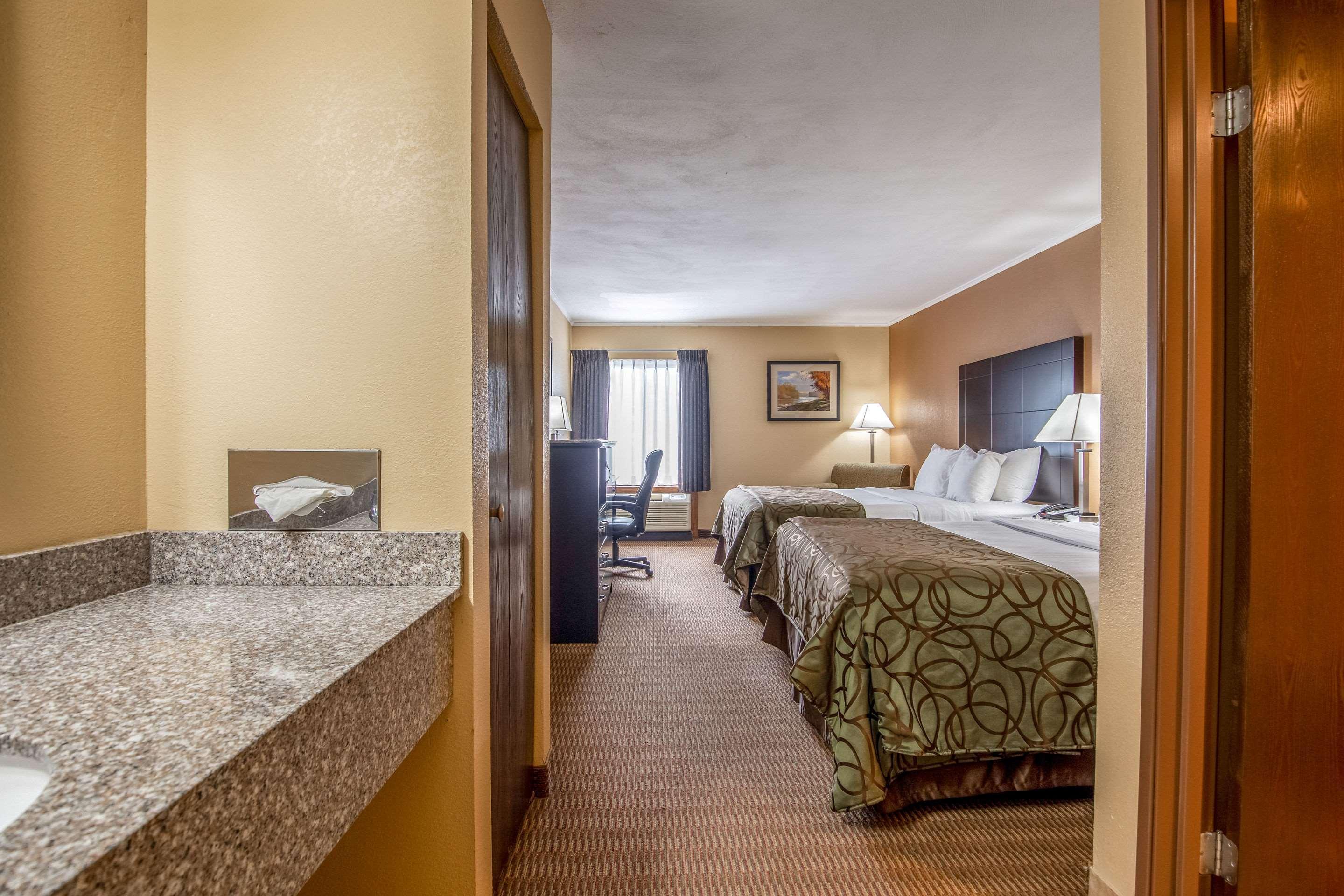 Quality Inn Tully I-81 Bagian luar foto