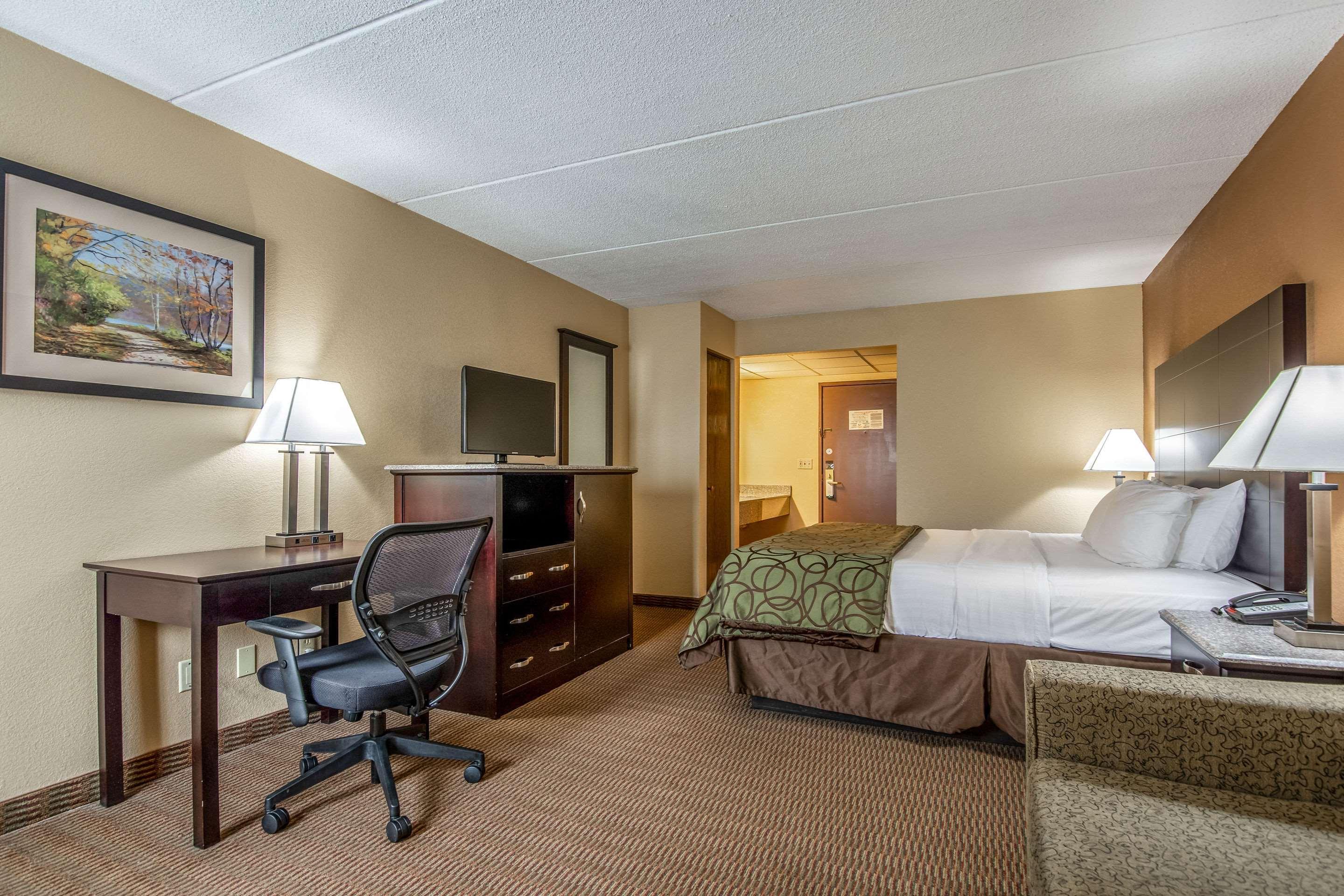Quality Inn Tully I-81 Bagian luar foto