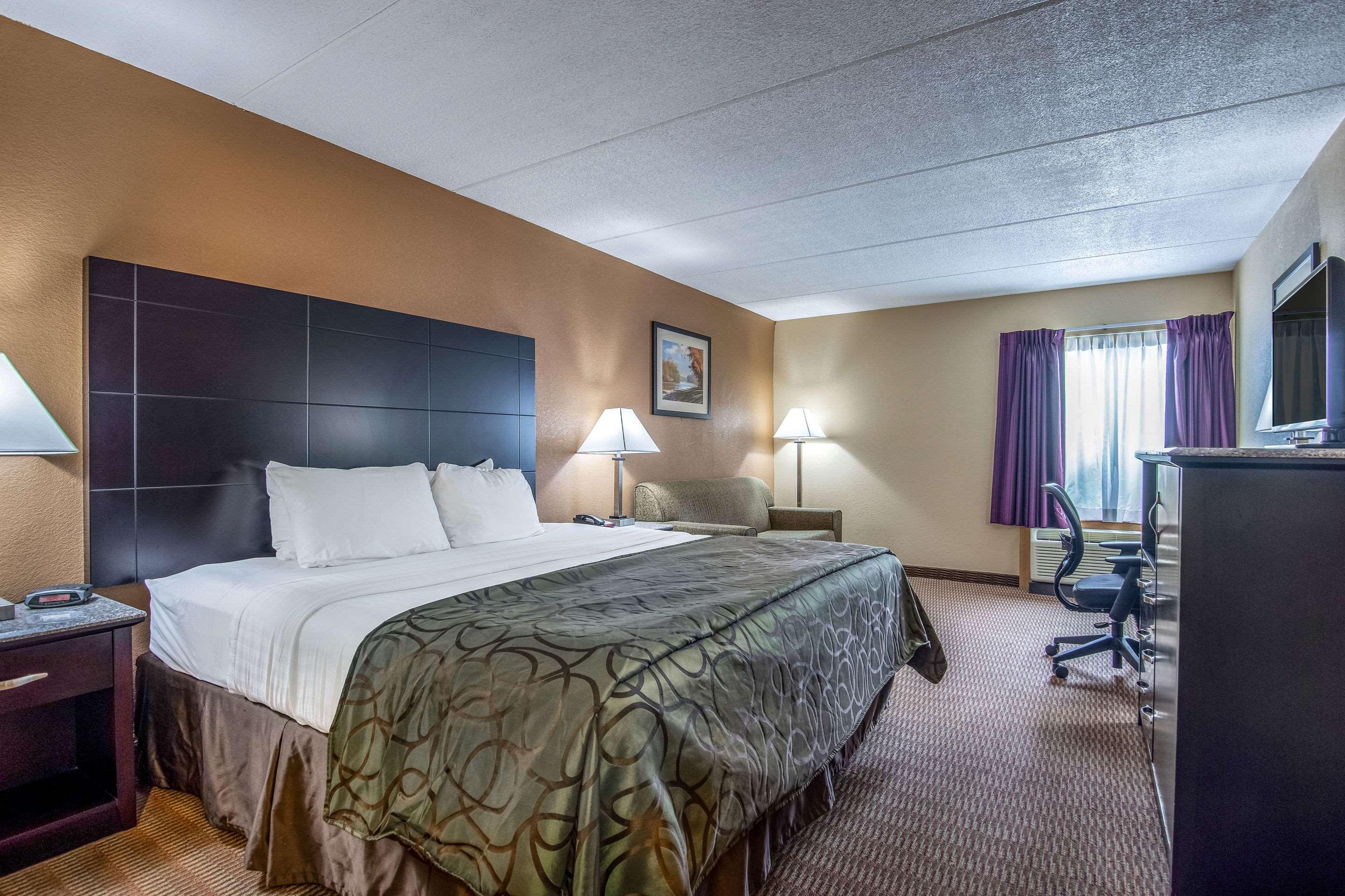 Quality Inn Tully I-81 Bagian luar foto