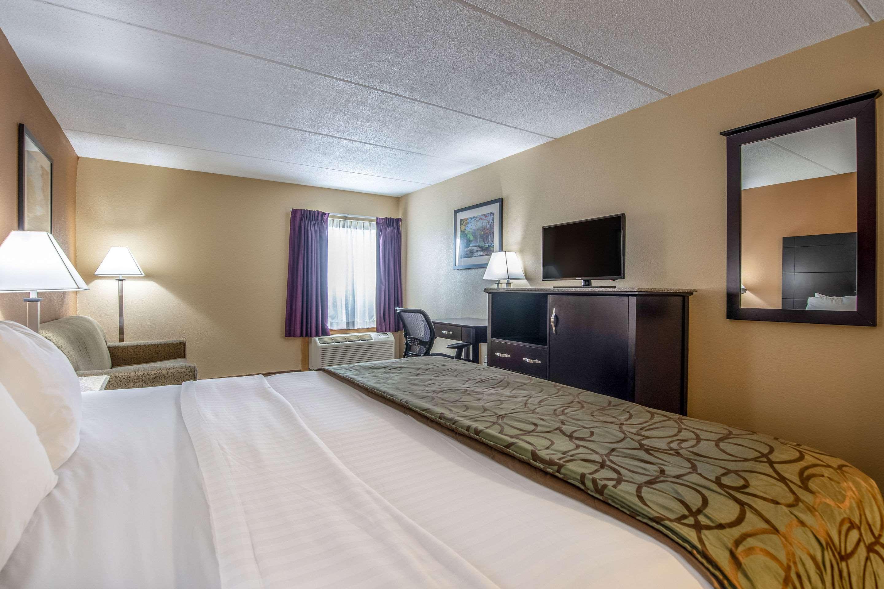 Quality Inn Tully I-81 Bagian luar foto