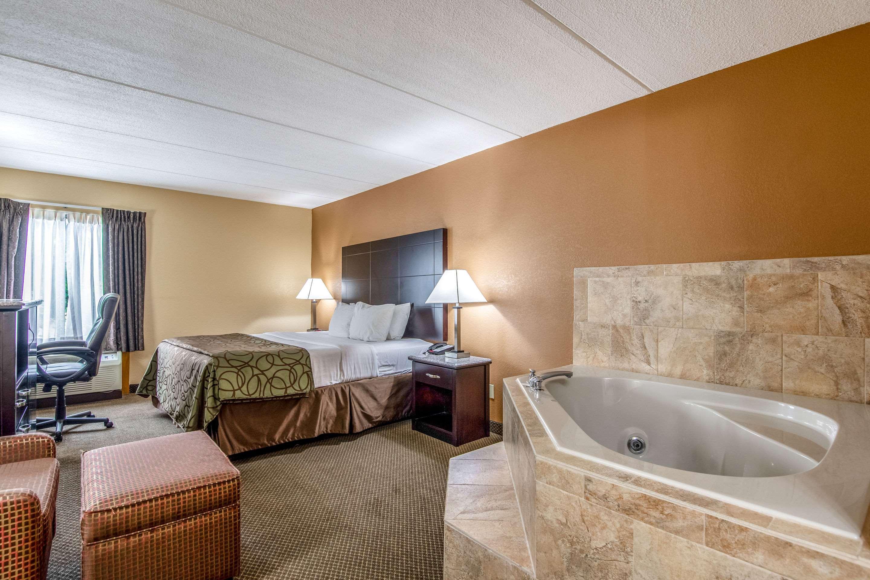 Quality Inn Tully I-81 Bagian luar foto