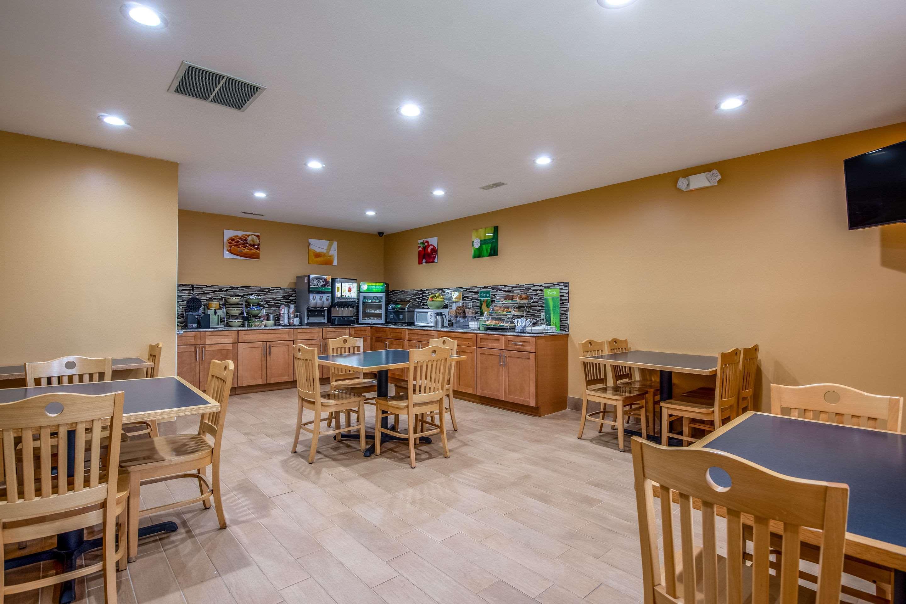Quality Inn Tully I-81 Bagian luar foto