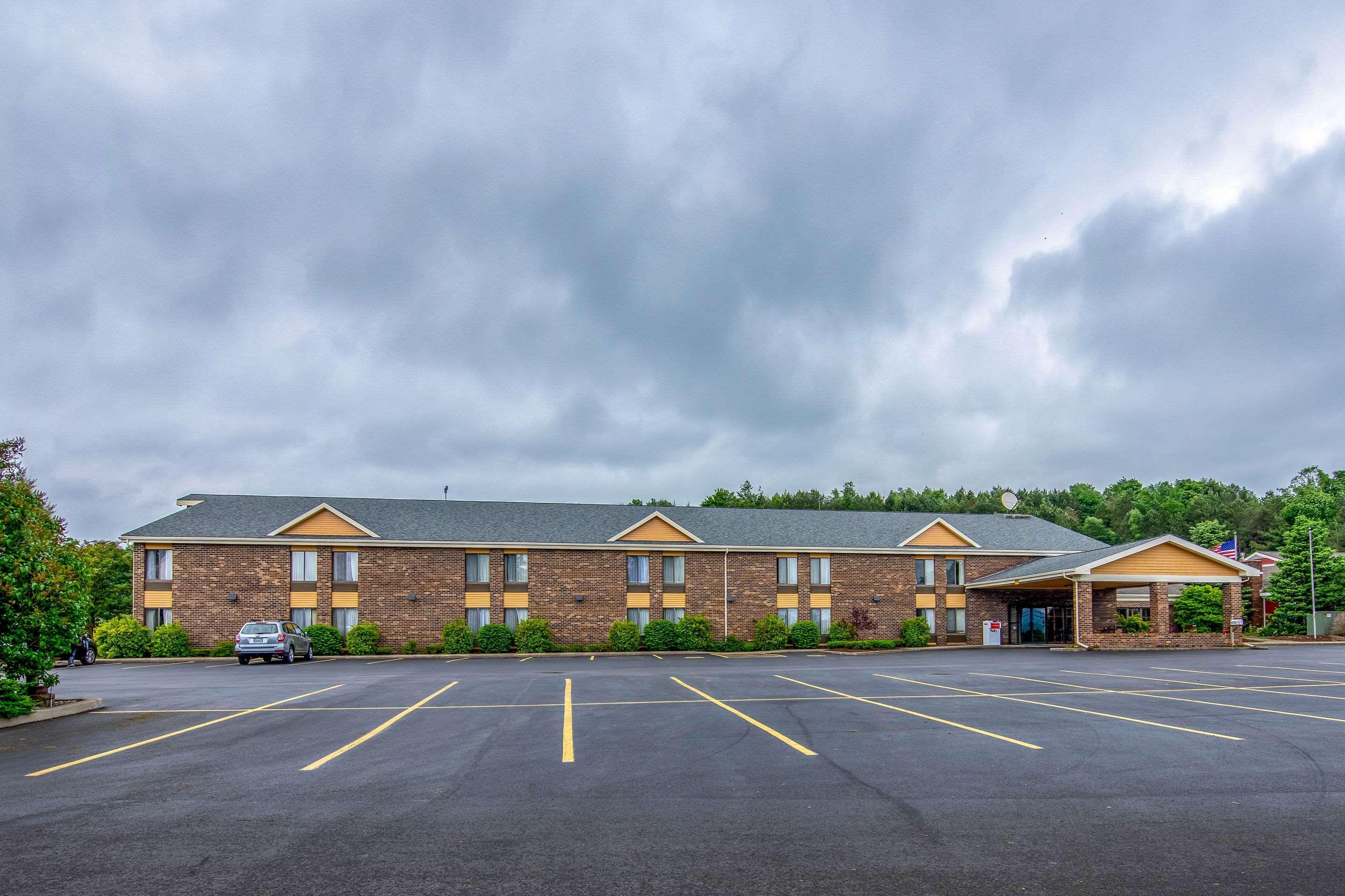 Quality Inn Tully I-81 Bagian luar foto