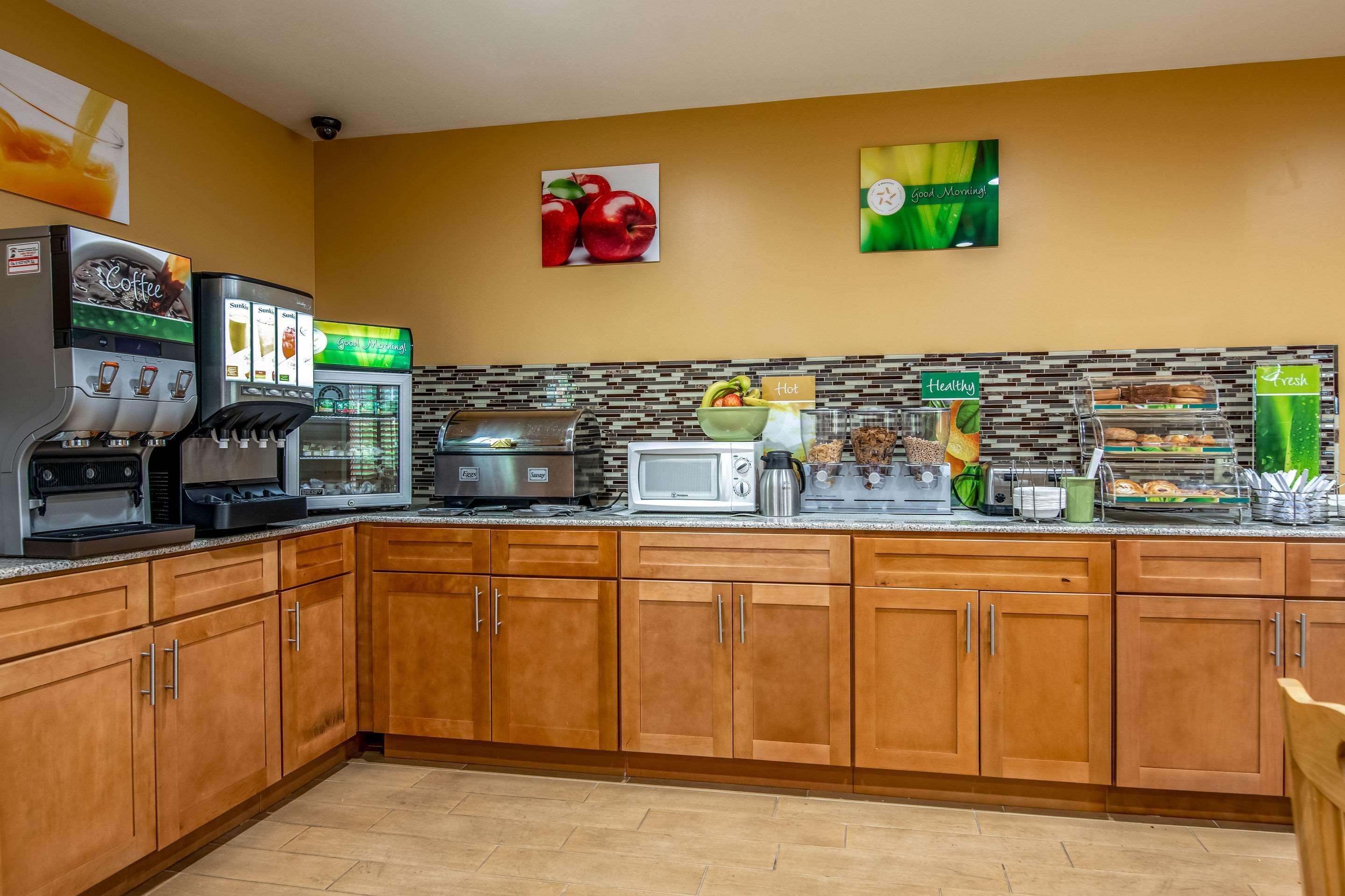 Quality Inn Tully I-81 Bagian luar foto