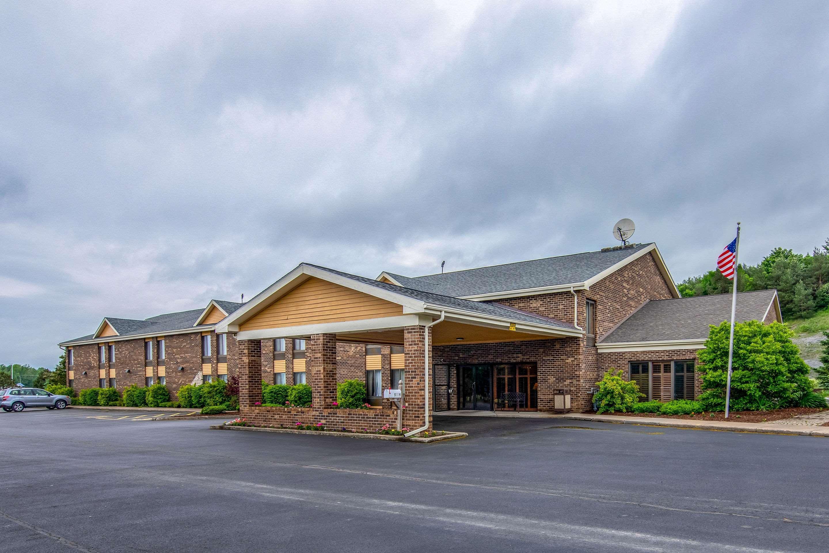 Quality Inn Tully I-81 Bagian luar foto