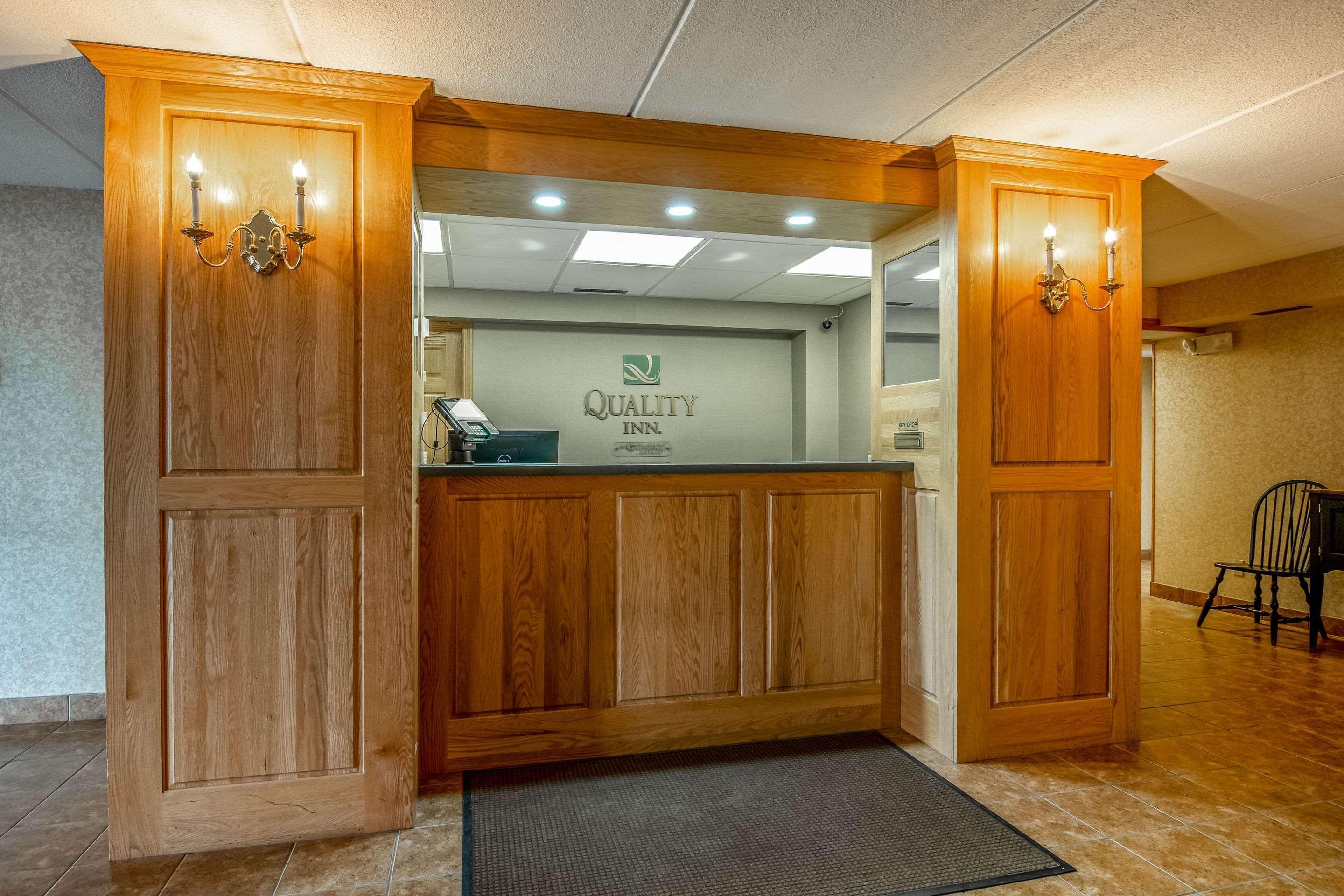 Quality Inn Tully I-81 Bagian luar foto