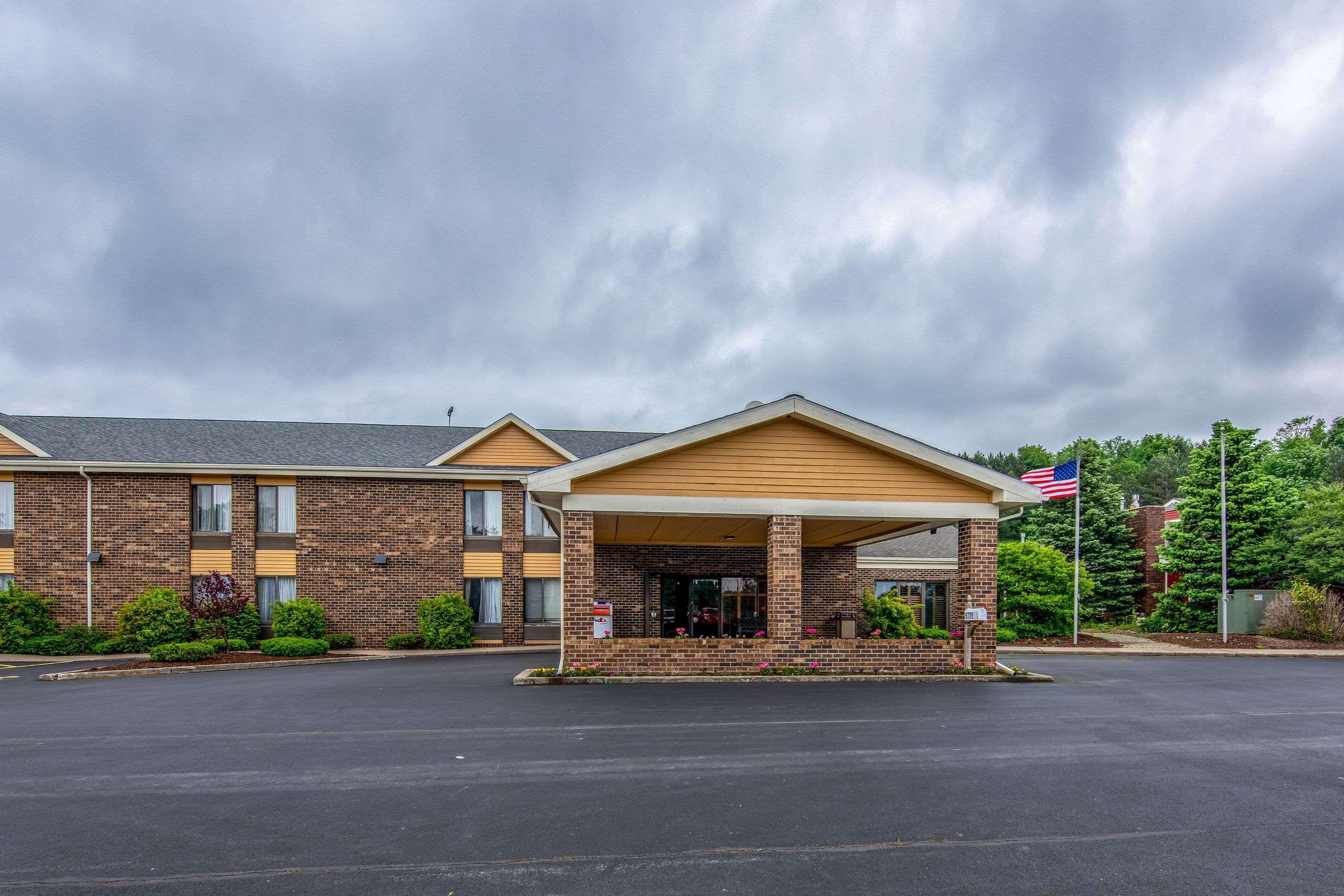 Quality Inn Tully I-81 Bagian luar foto