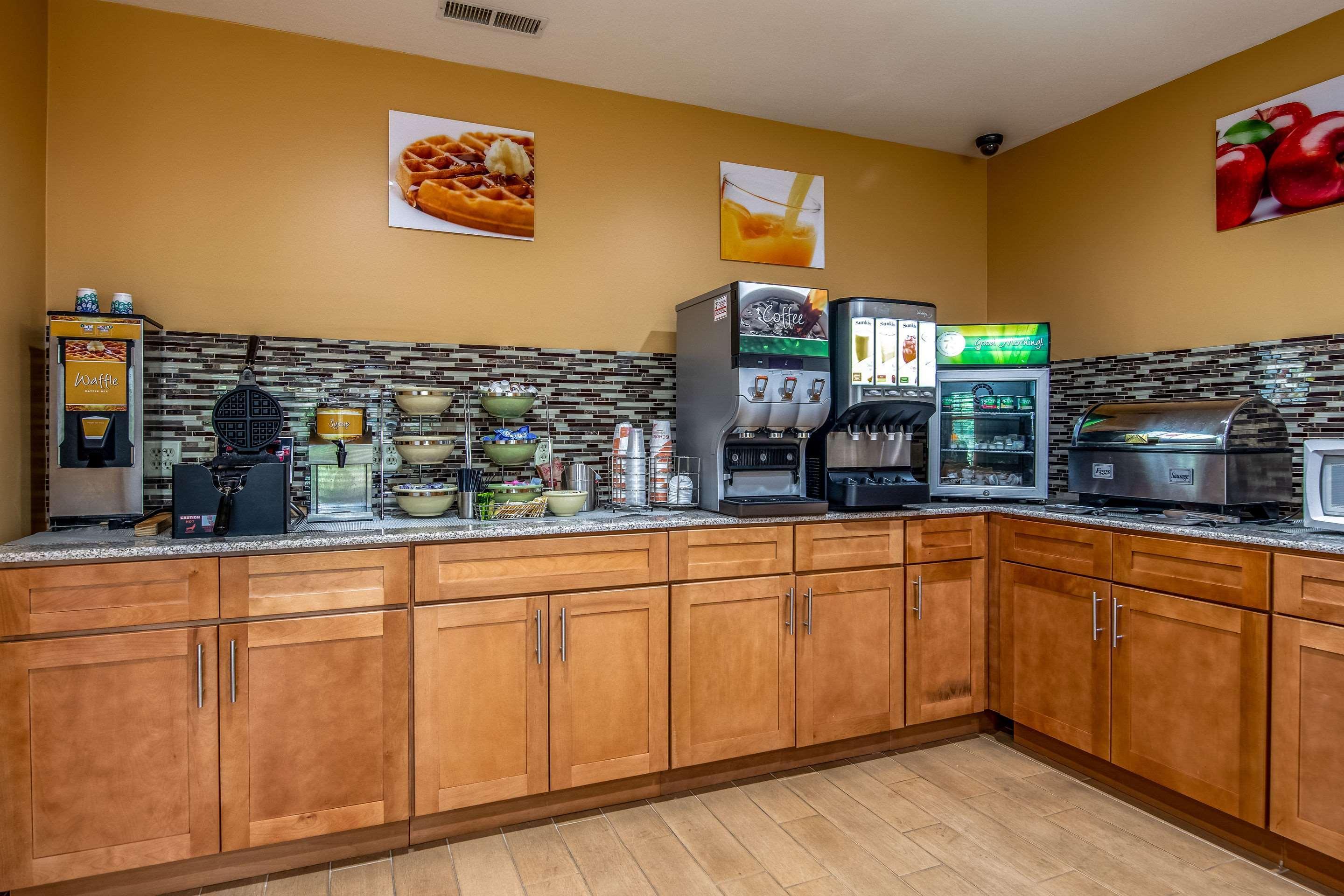 Quality Inn Tully I-81 Bagian luar foto