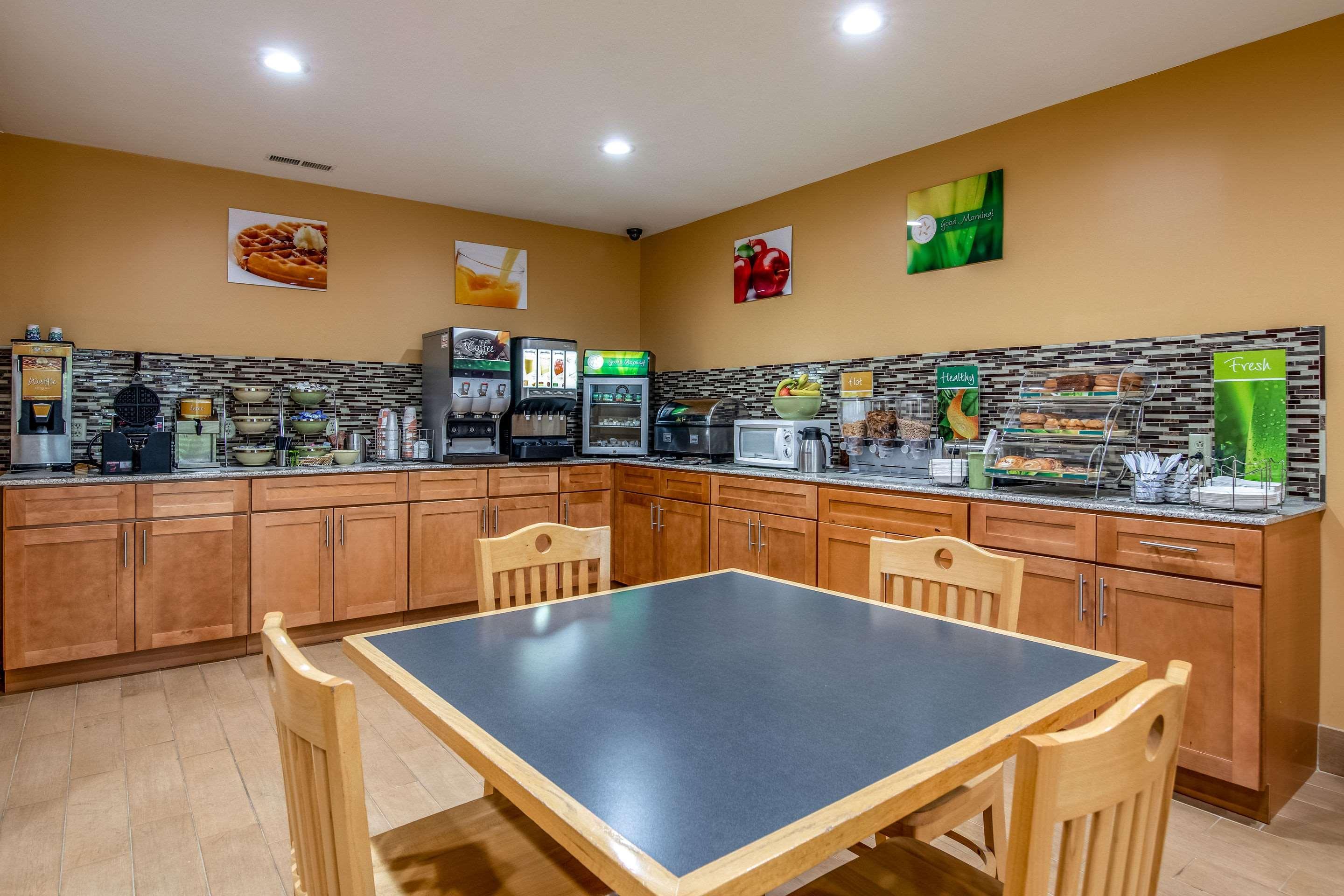 Quality Inn Tully I-81 Bagian luar foto