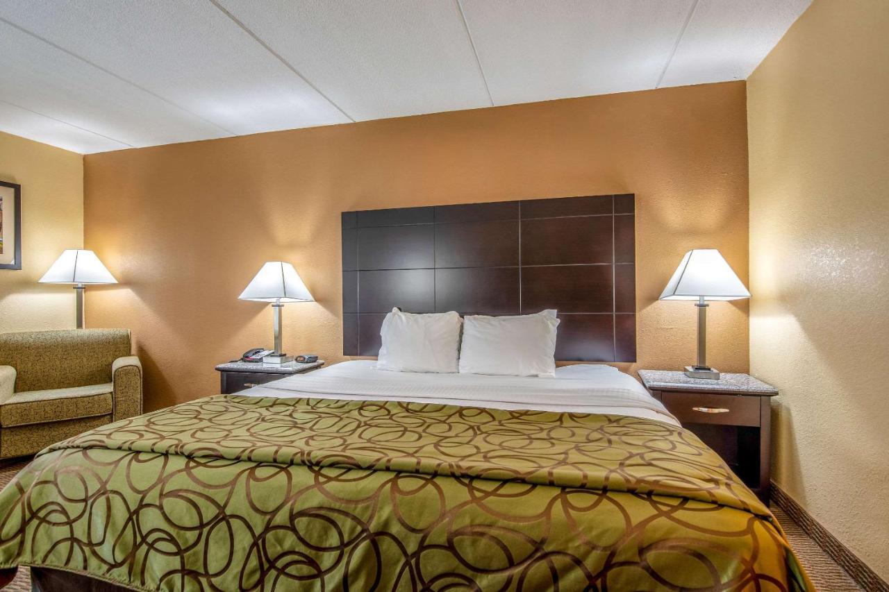 Quality Inn Tully I-81 Bagian luar foto