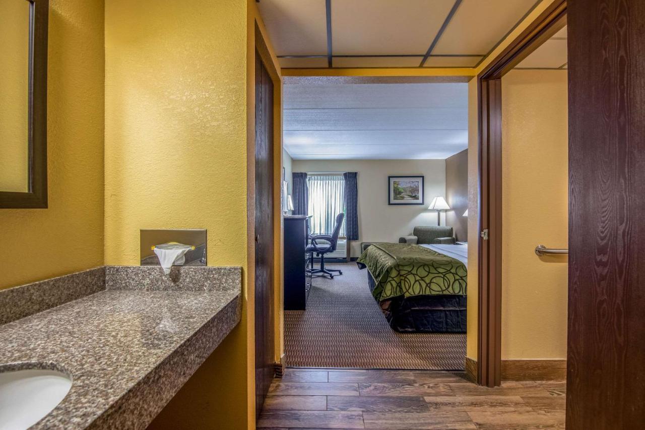 Quality Inn Tully I-81 Bagian luar foto