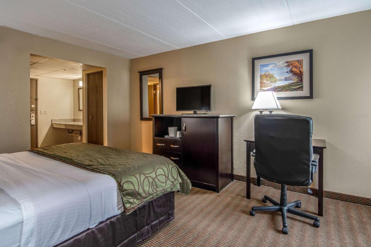 Quality Inn Tully I-81 Bagian luar foto